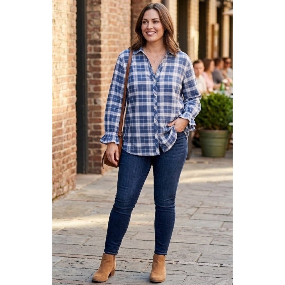 Foxcroft NYC Button Down Shirt Womens 14 Blue Plaid Smocked Ruffle Cuff Classic